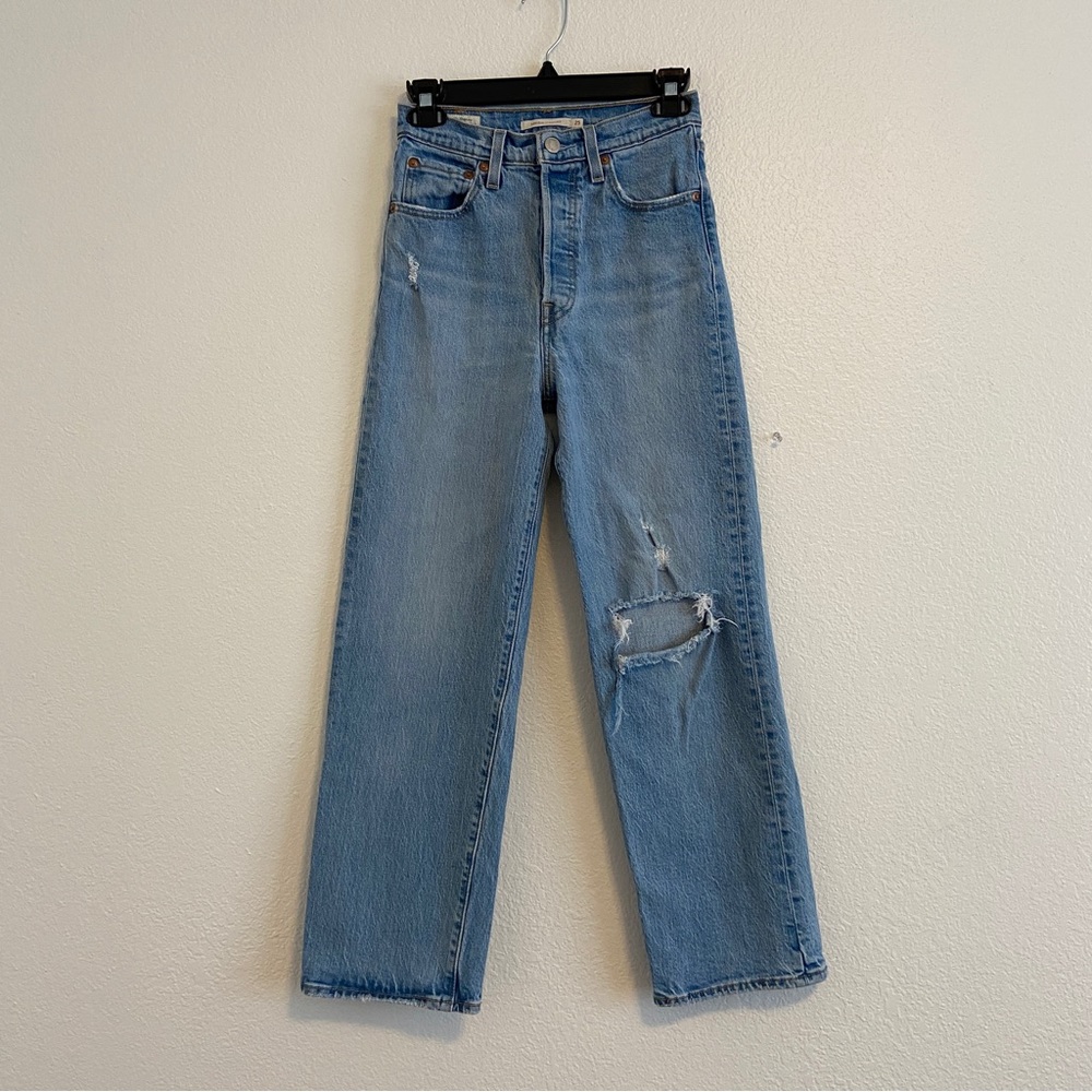 Levi's Women's Ribcage Straight Distressed Button Fly Straight Leg Jeans Size 25